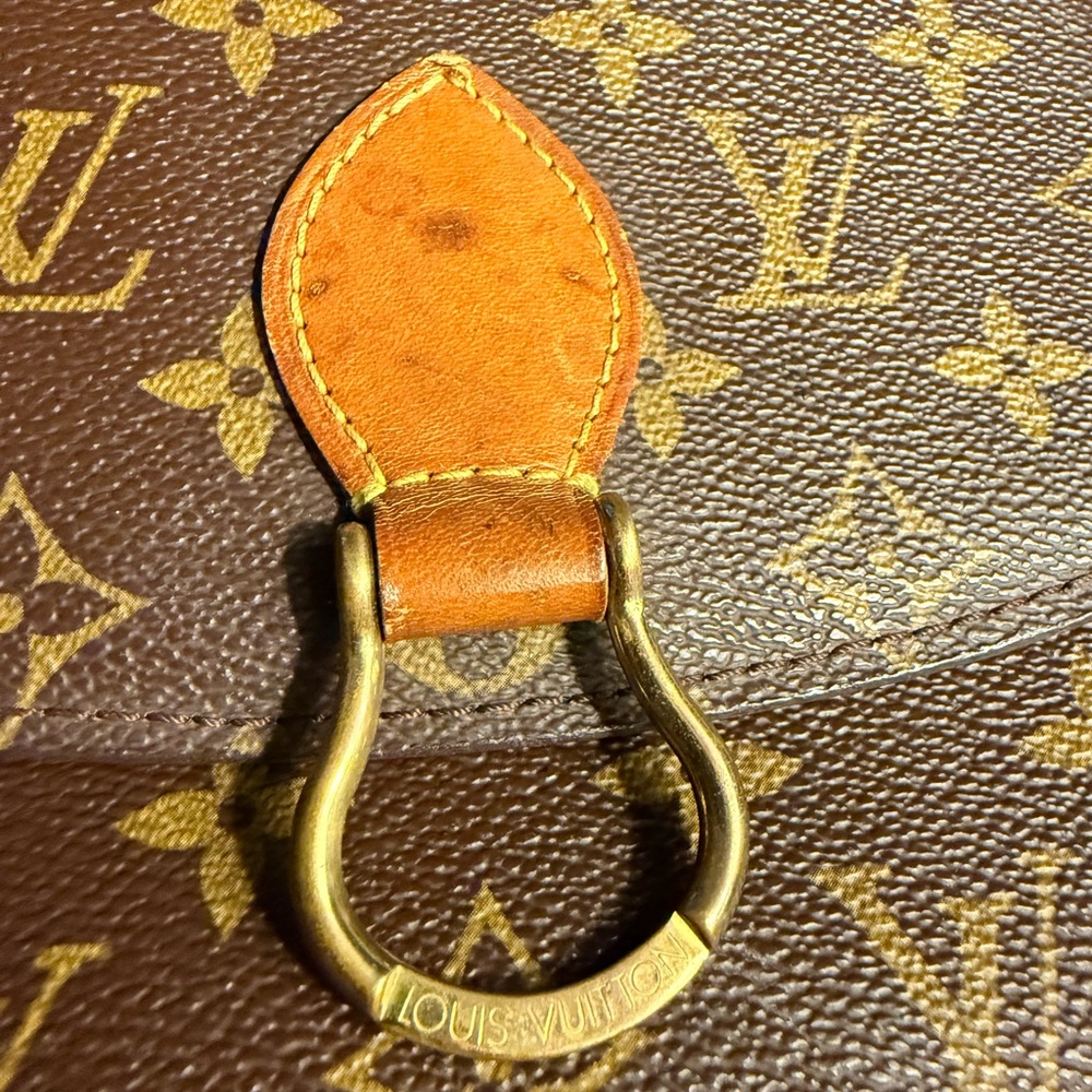 Louis Vuitton St. Cloud MM Monogram Crossbody Bag - Picture 6 of 11